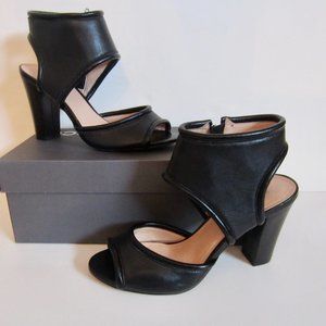 Black Leather 'Gayle' Heel Sandal SOLE SOCIETY 8